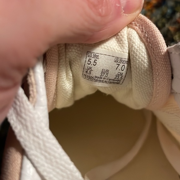 NEW. Vans suede Toepeach canvas. Womens size 7. - Picture 8 of 9